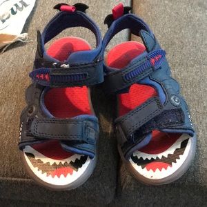 Caters sandals with lighting walking soul